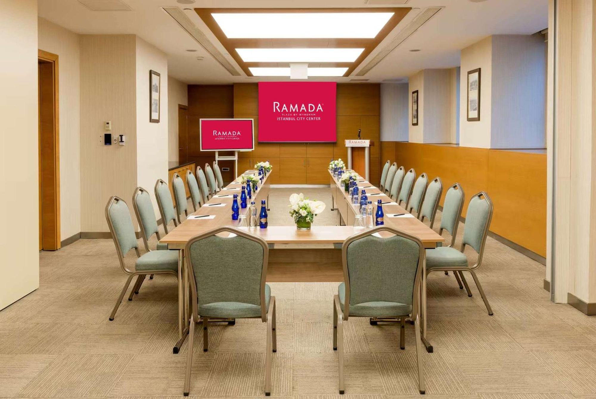 Ramada Plaza By Wyndham Istanbul City Center (Adults Only) Exterior foto Meeting room