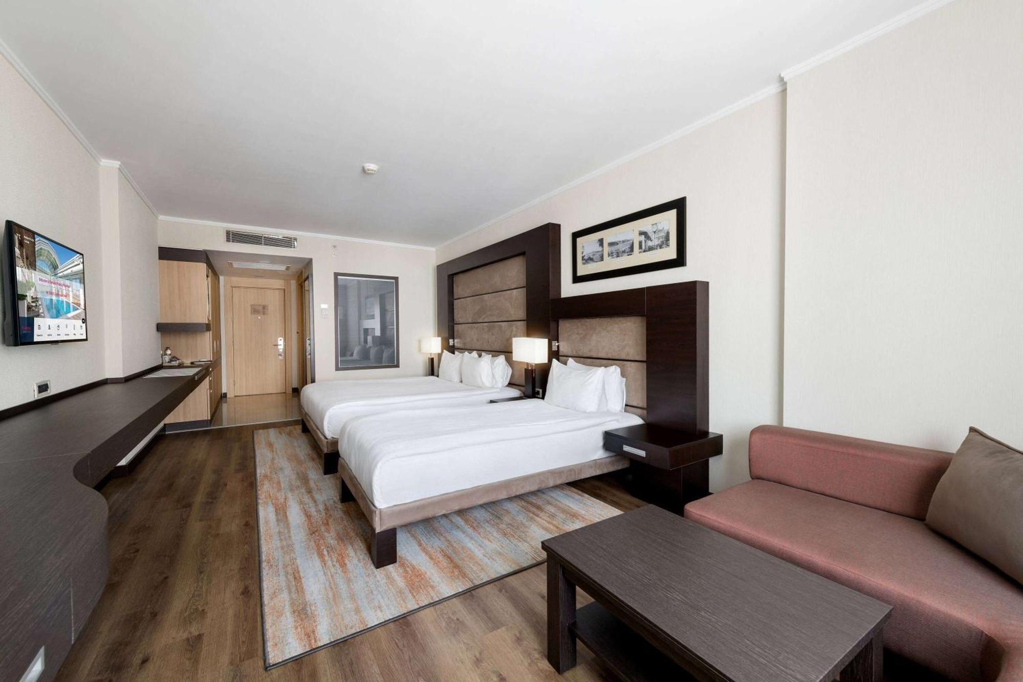 Ramada Plaza By Wyndham Istanbul City Center (Adults Only) Exterior foto